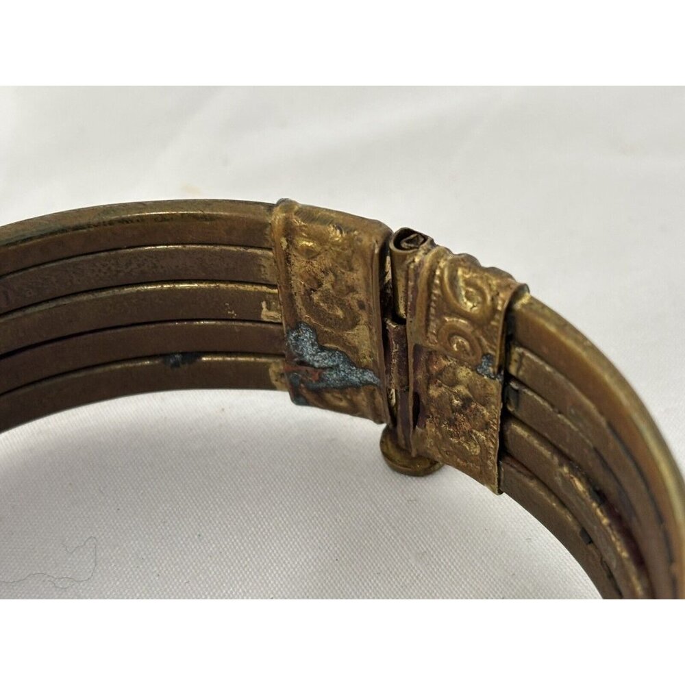 Vintage Dyed Mother of Pearl Inlay & Brass Bracelet w Unique Hinged Pin Closure - Picture 4 of 5